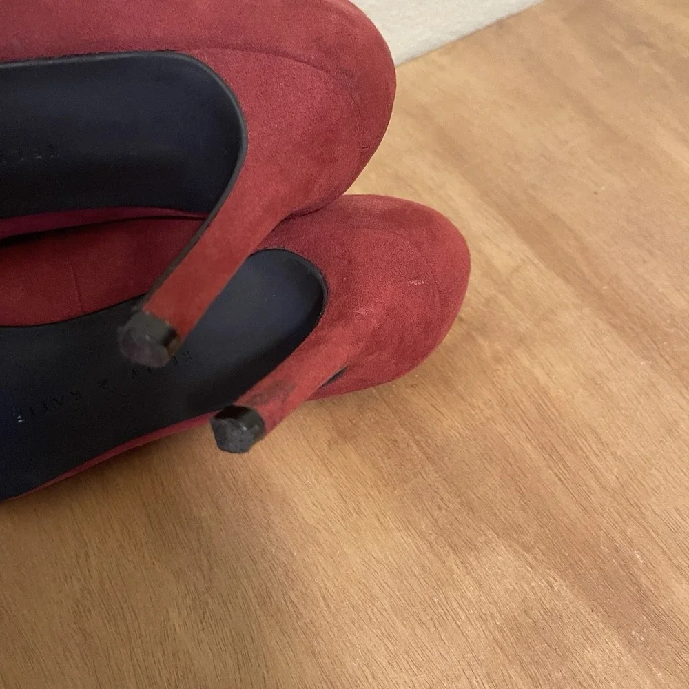 Kelly & Katie Davonna Faux Suede Pumps Heels Burgundy Red Elegant Holiday Sz 7.5